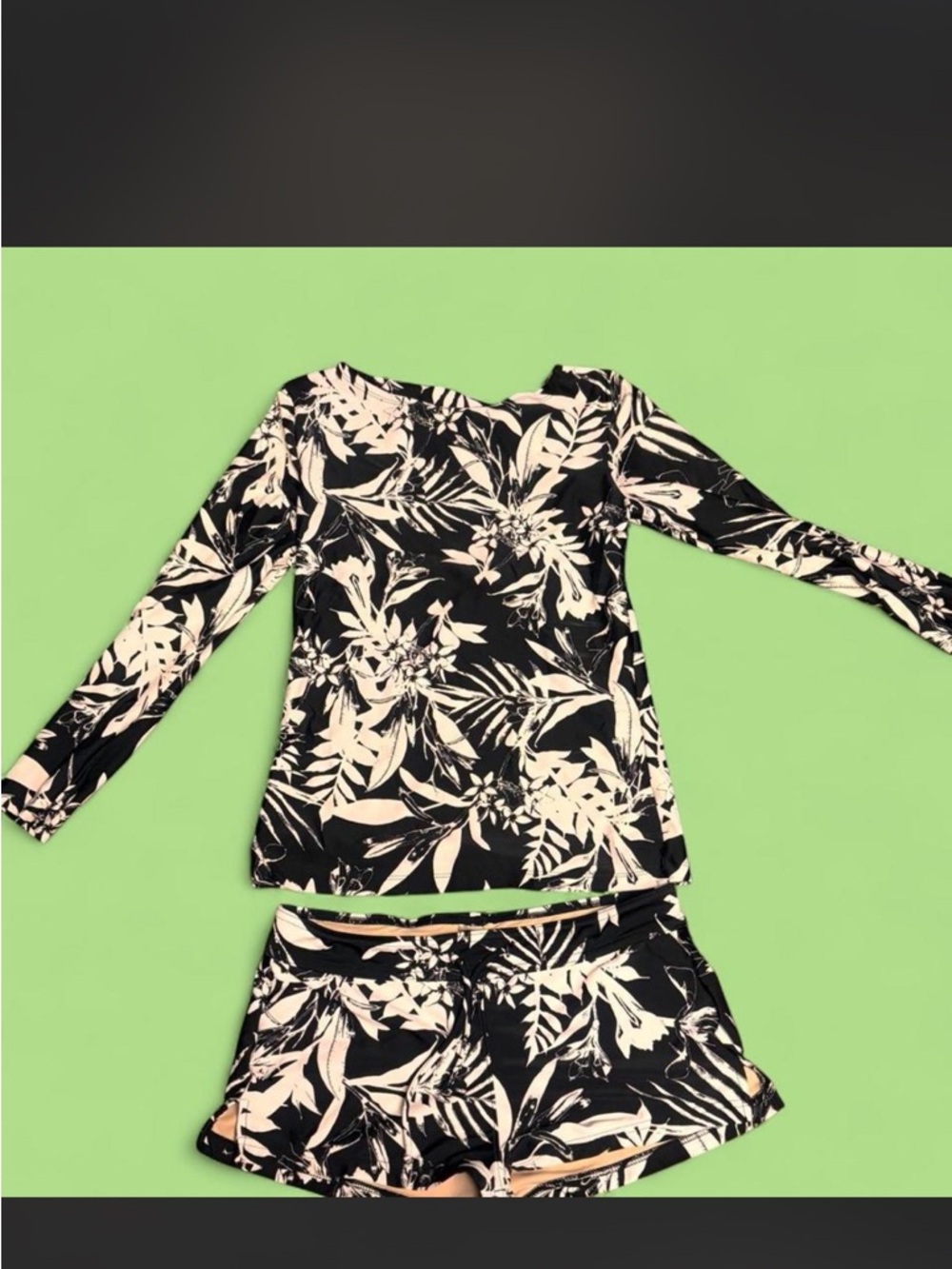 Black & white long sleeve Tropical Print Two-Piece Rashgaurd set ,